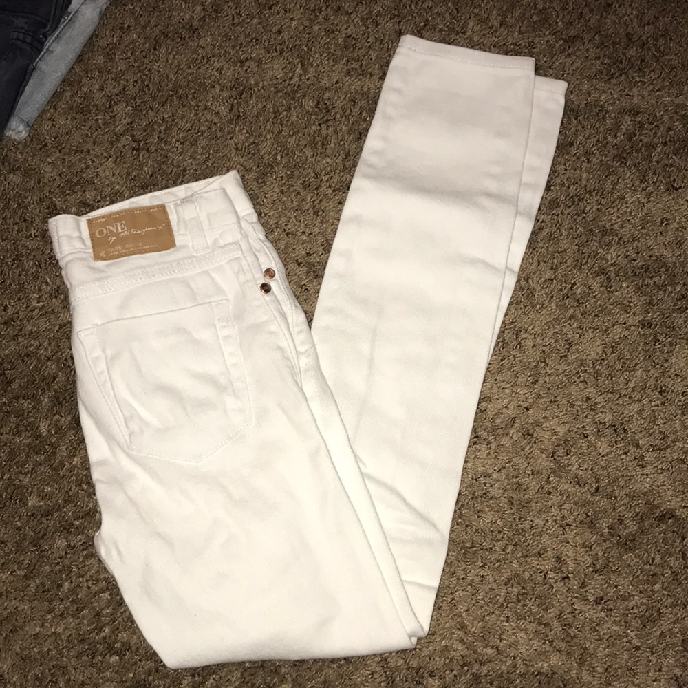 Perfect pair of white distressed jeans